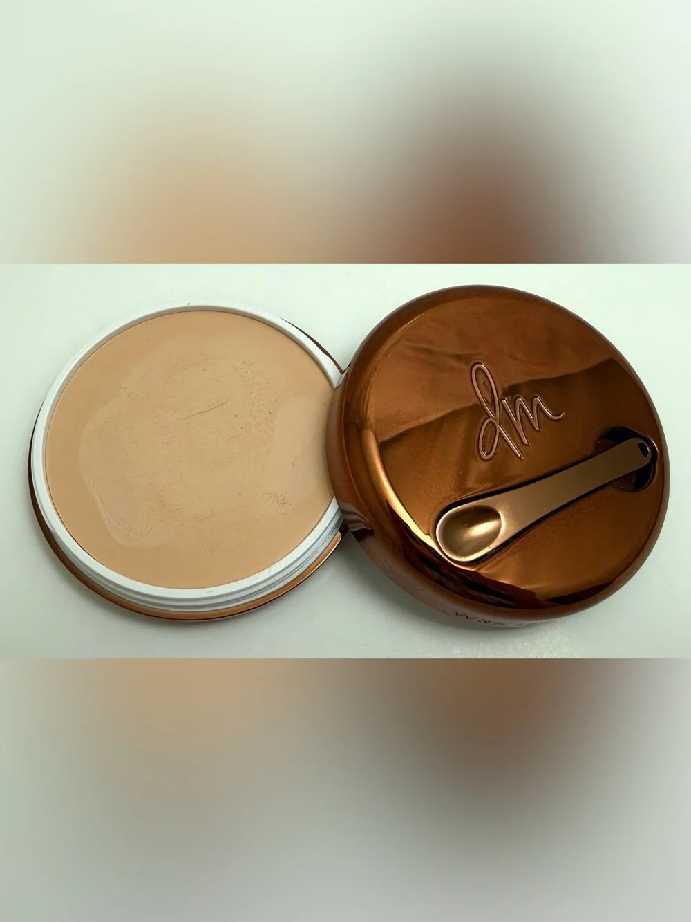 Danessa Myricks Yummy Skin Blurring Balm Powder in Shade 1